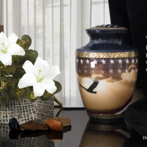 urn for ashes 200 cubic inch with stars and stripes of the american flag